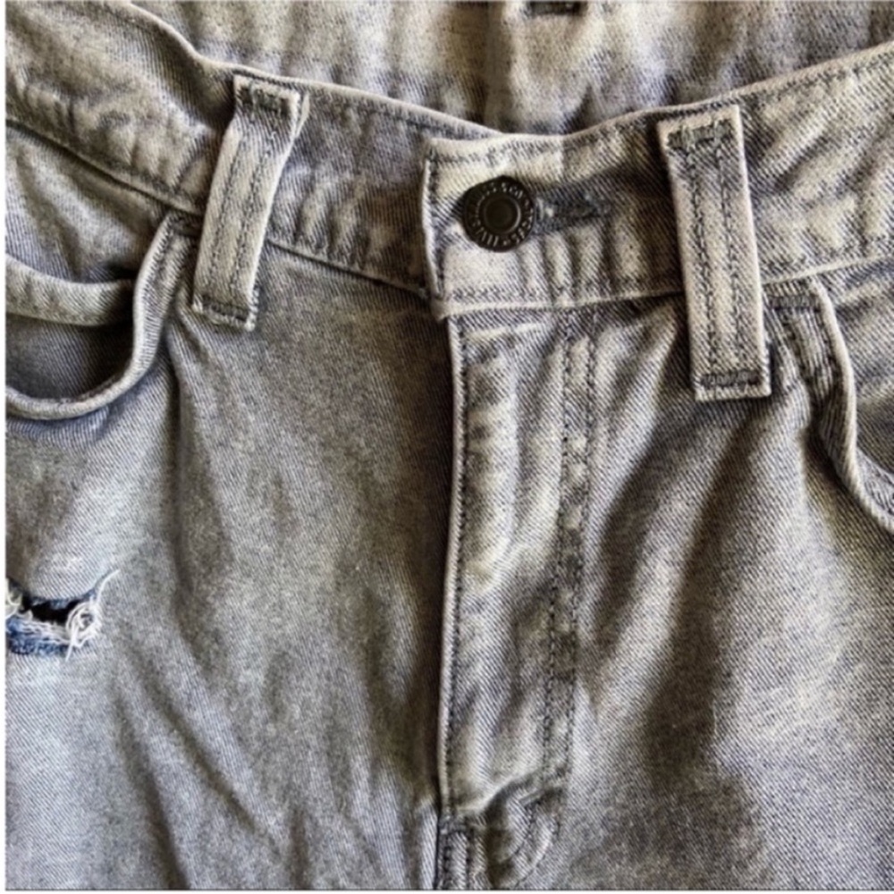 Levi's cut off denim shorts distressed high waist - Picture 2 of 7